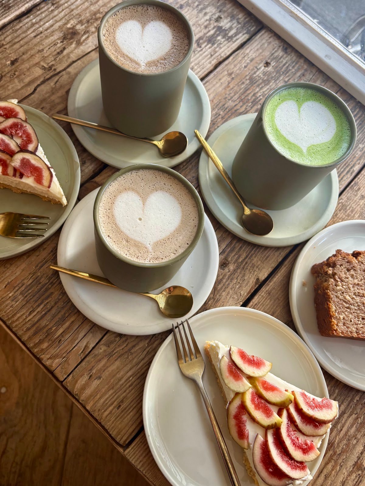 YUSU specialty coffee shop in Amsterdam - photo 3