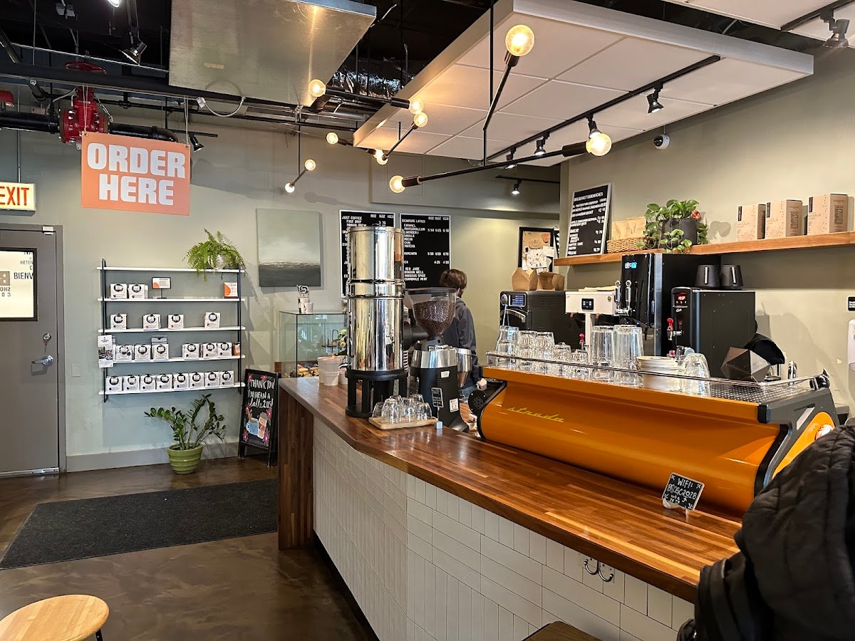 Big Shoulders Coffee specialty coffee shop in Chicago - photo 3