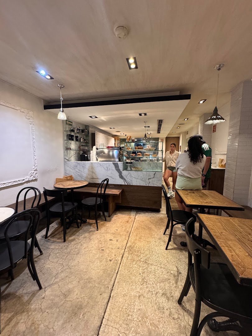 Interior of Biscottino Coffee, specialty coffee shop in Mexico City