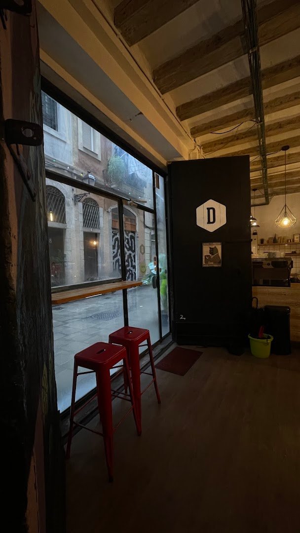 Departure Coffee Co. specialty coffee shop in Barcelona - photo 11