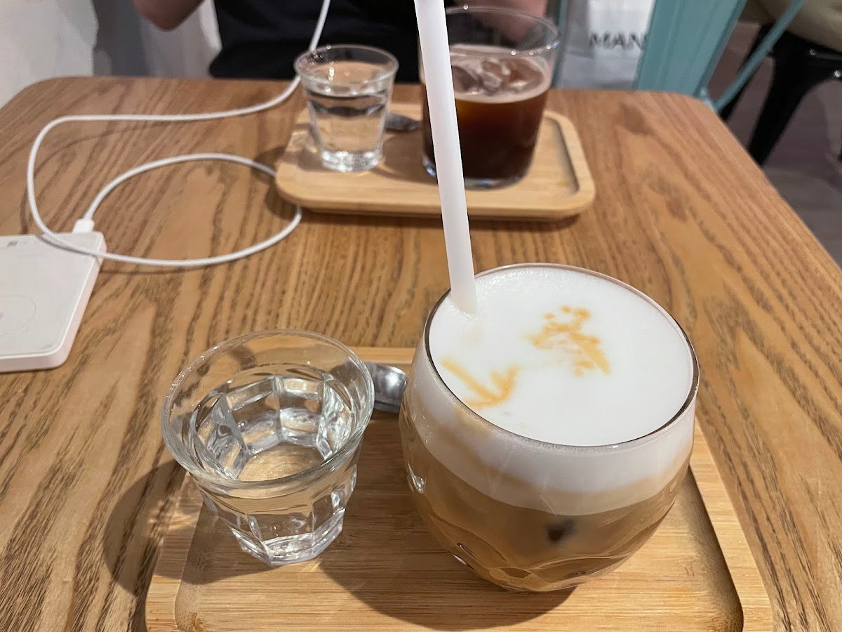 Departure Coffee Co. specialty coffee shop in Barcelona - photo 2