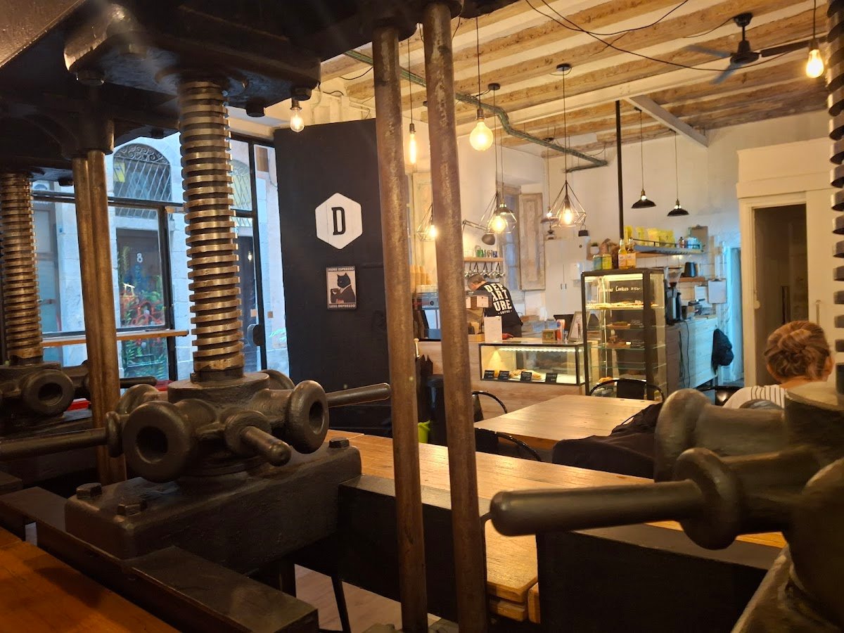 Departure Coffee Co. specialty coffee shop in Barcelona - photo 7