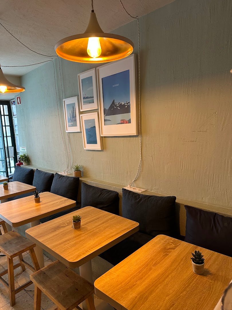 Interior of Flat Café, specialty coffee shop in Lisbon