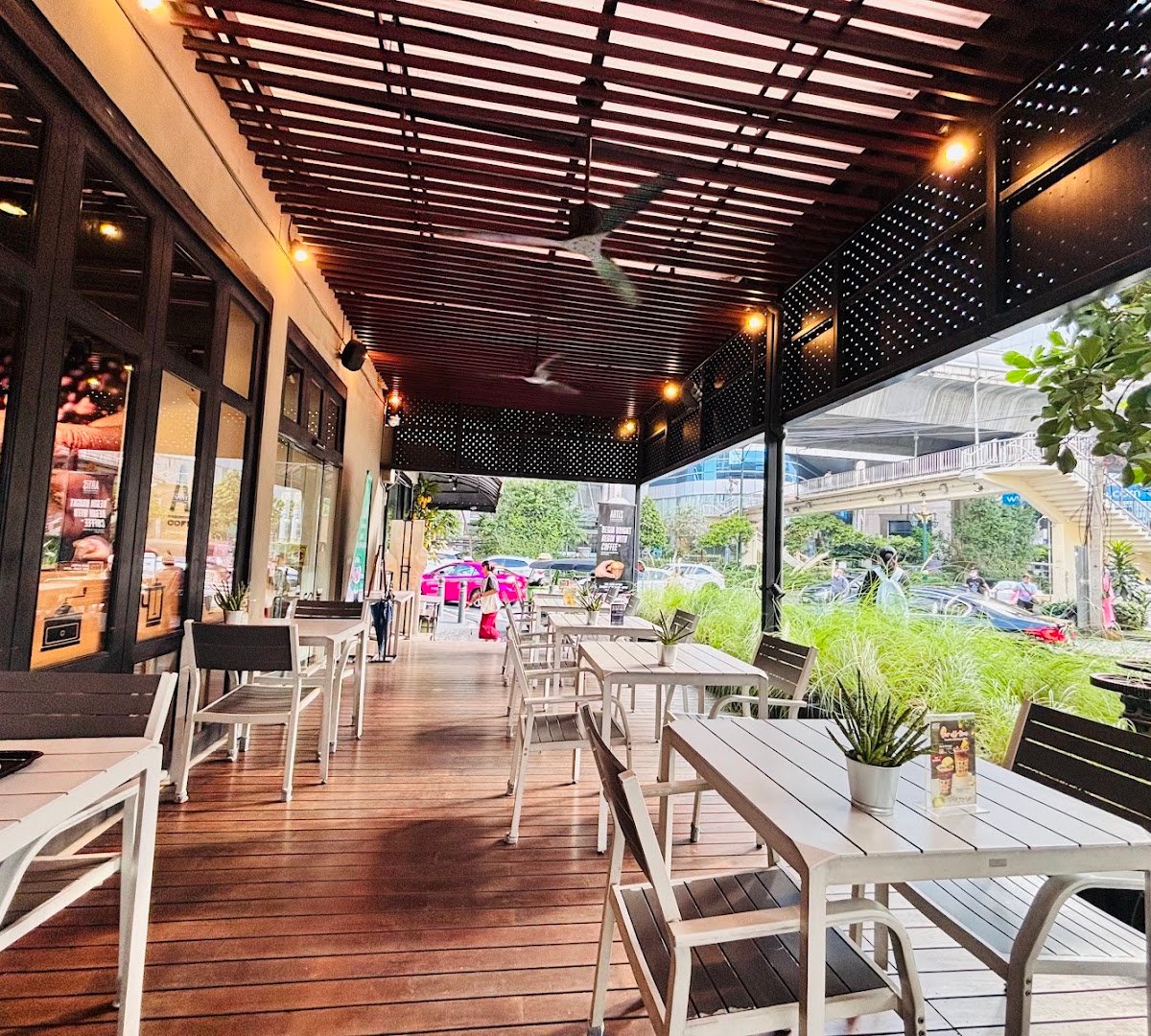 Artis Coffee Bangkok specialty coffee shop in Bangkok - photo 3