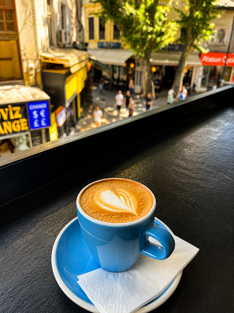 Montag Coffee Kadıköy specialty coffee shop in Istanbul - photo 2