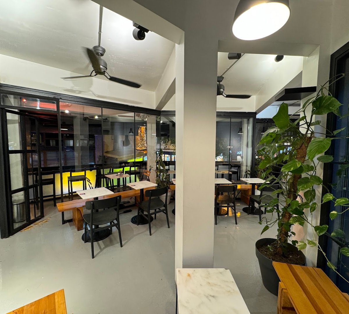 Montag Coffee Kadıköy specialty coffee shop in Istanbul - photo 10