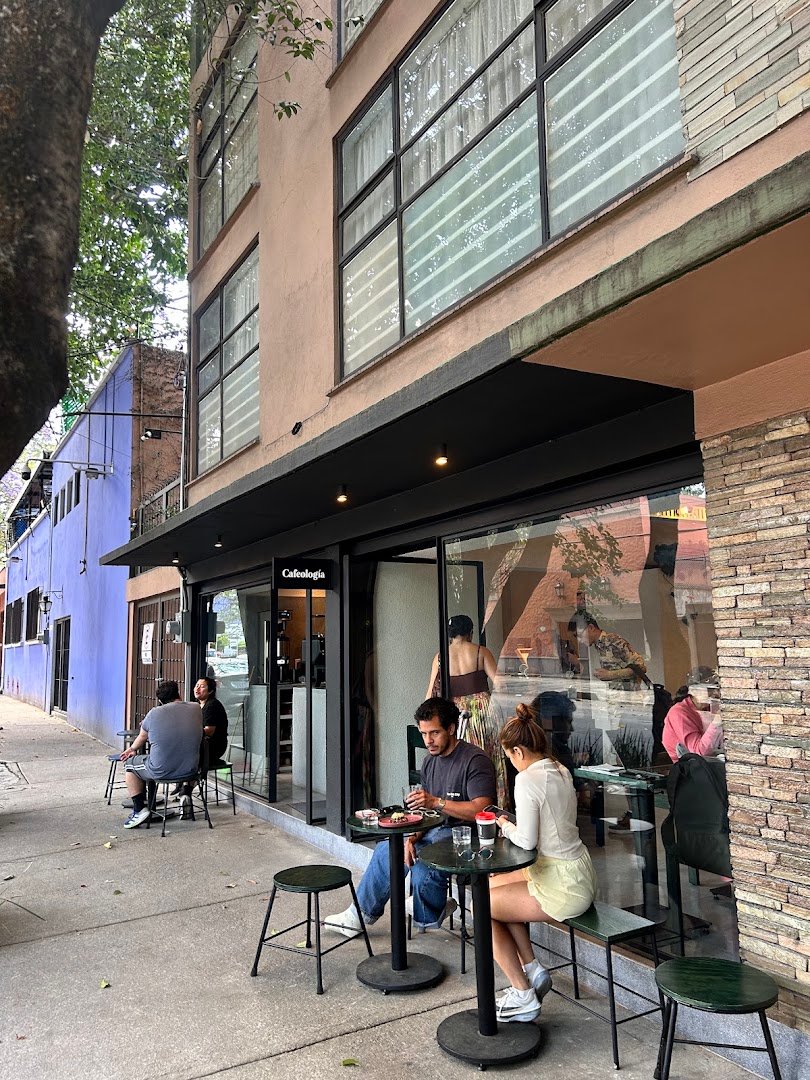 Storefront of Cafeología, specialty coffee shop in Mexico City