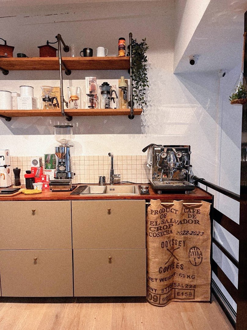 Cafés Pfaff specialty coffee shop in Paris - photo 4