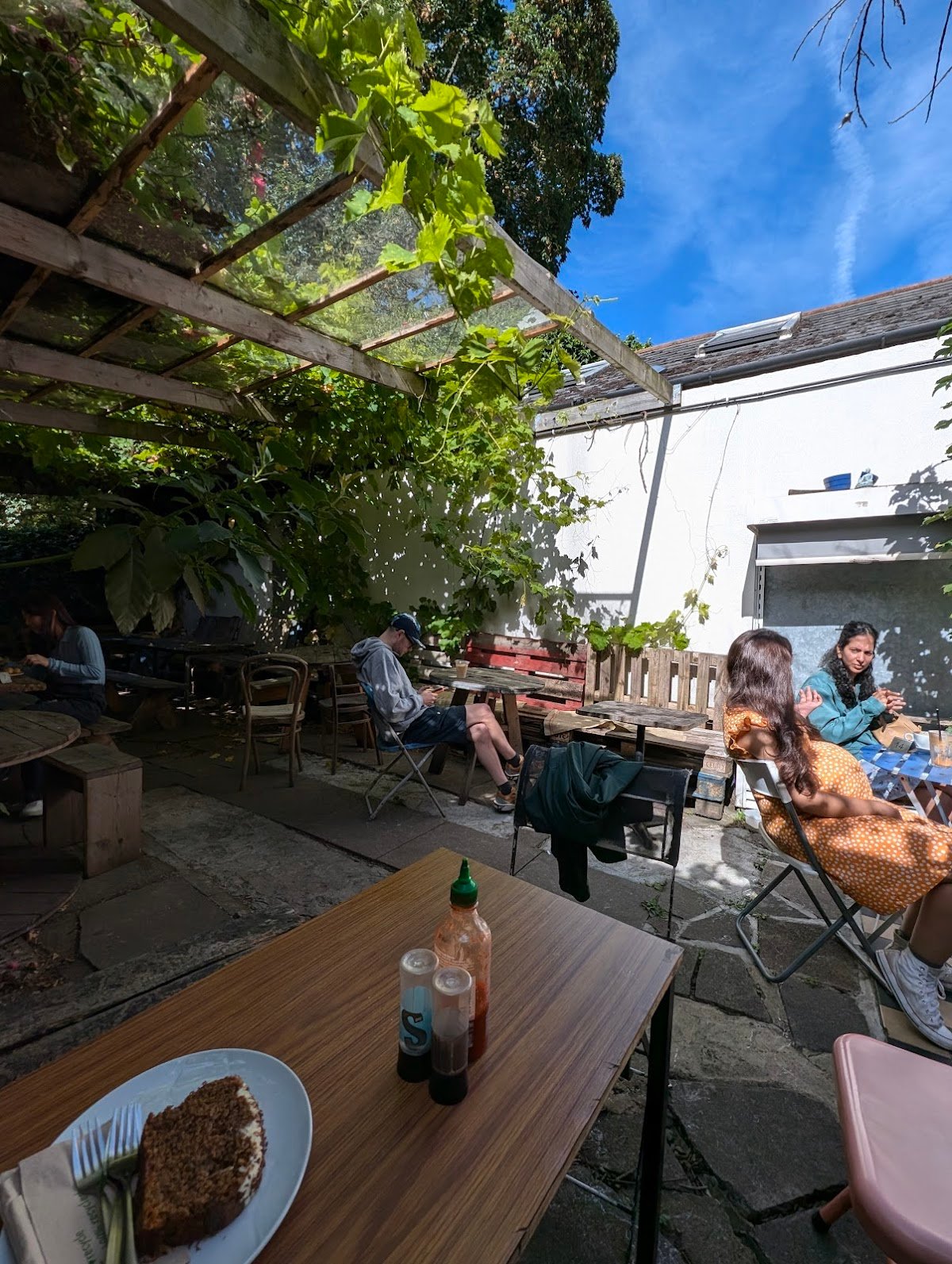 Vagabond N7 specialty coffee shop in London - photo 4