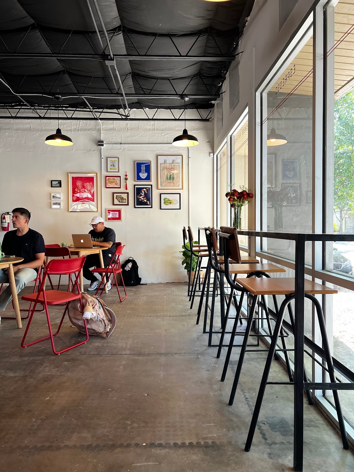 Lau Lau specialty coffee shop in Austin - photo 4