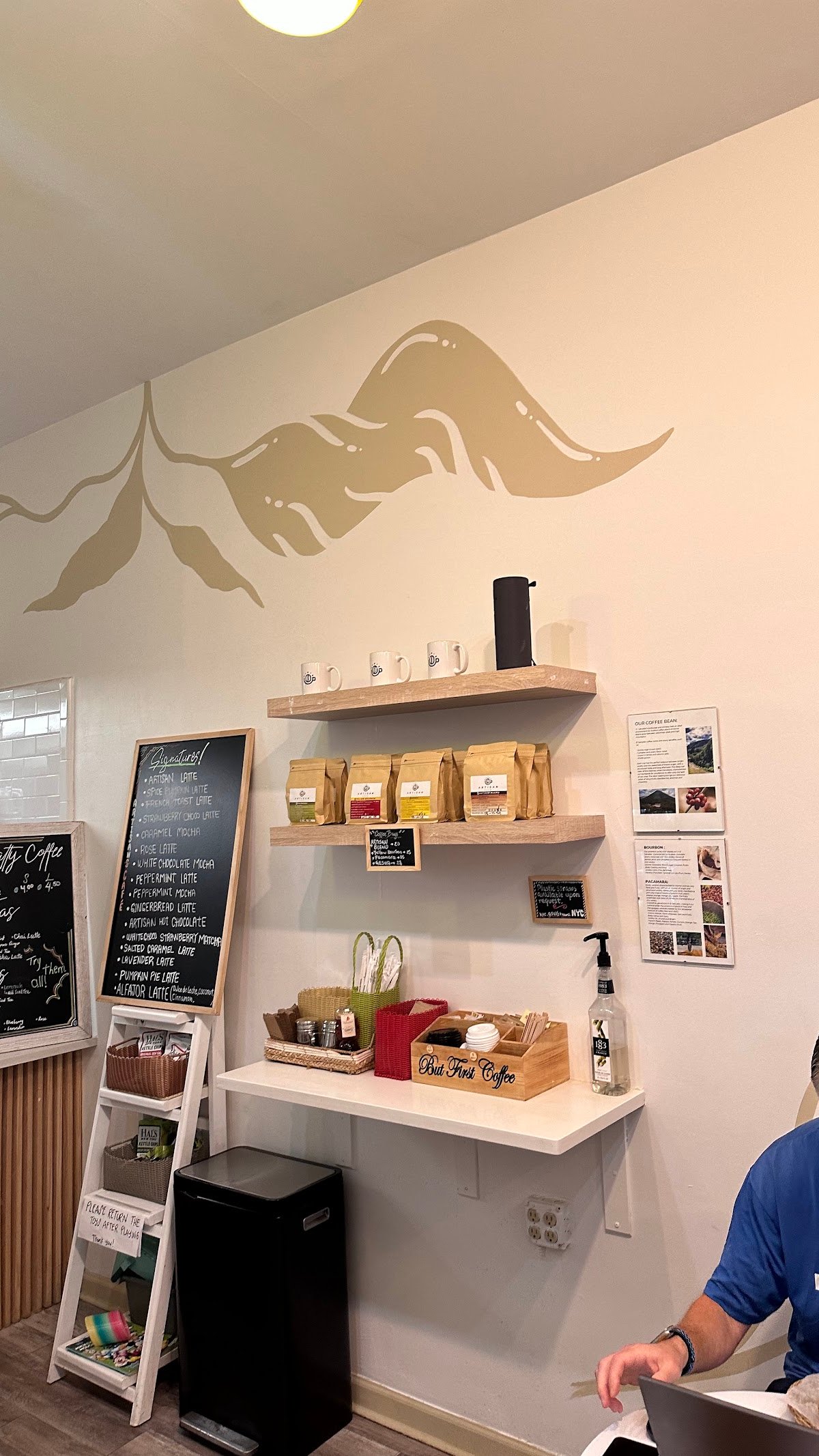 ARTISAN CAFE specialty coffee shop in New York - photo 11