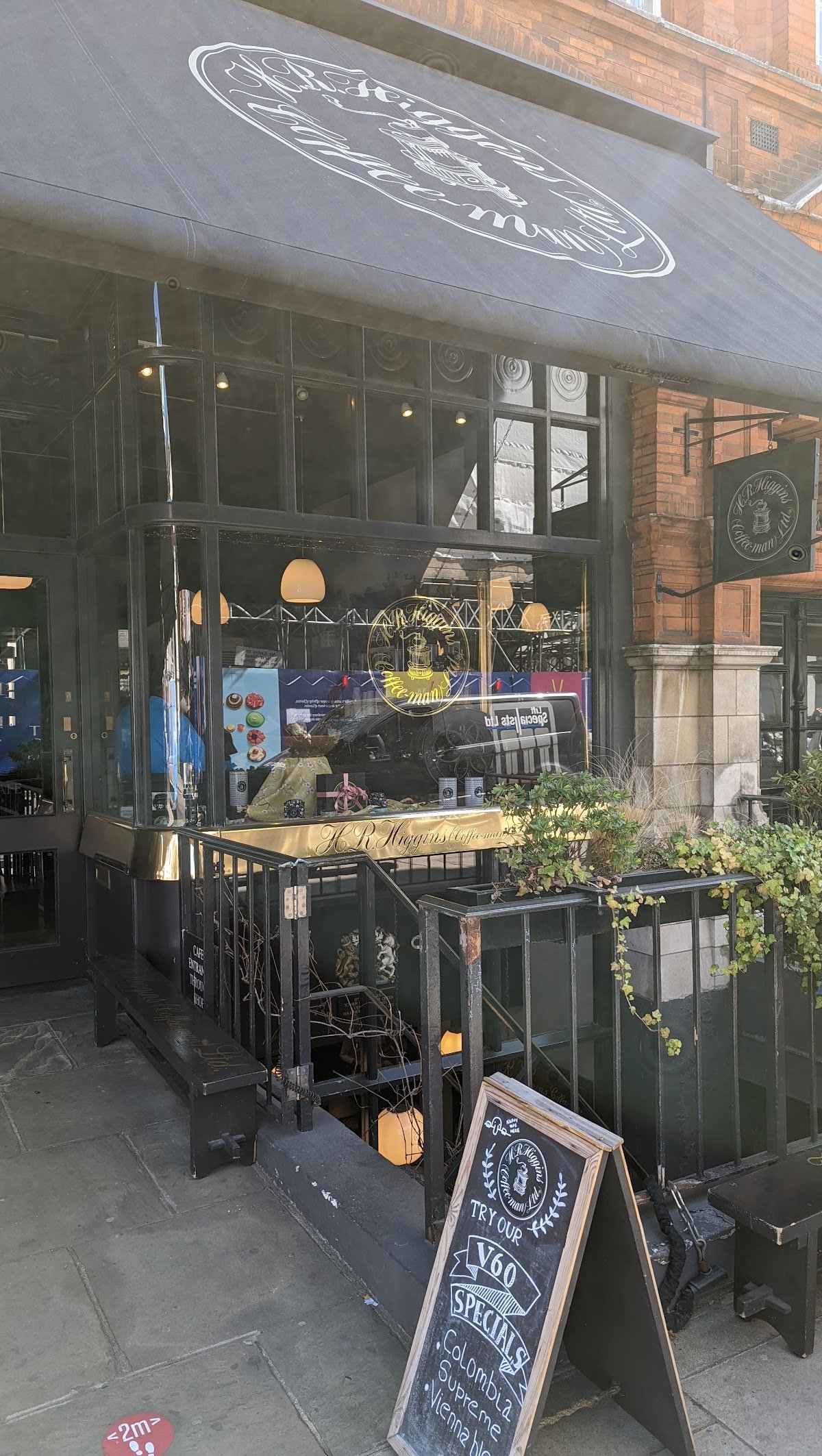 H.R.Higgins specialty coffee shop in London - photo 13