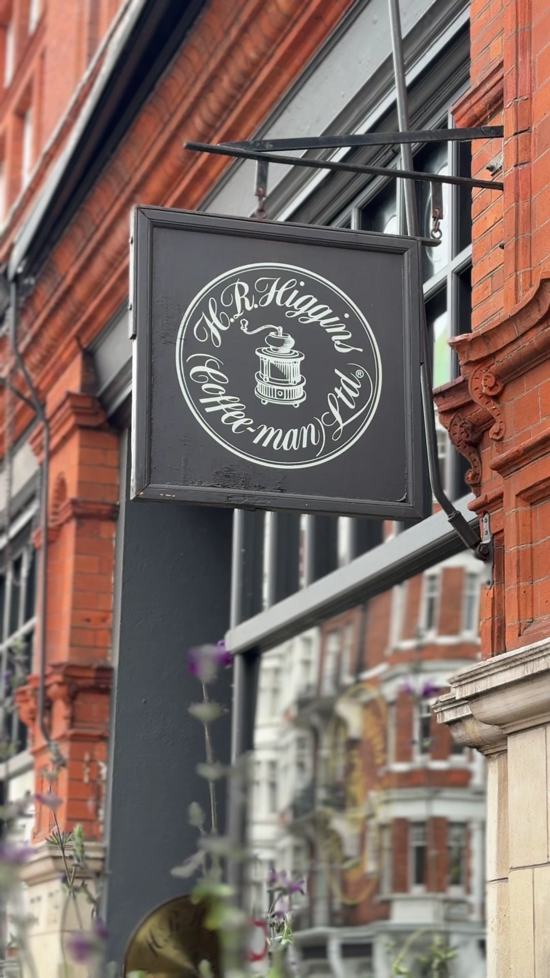 H.R.Higgins specialty coffee shop in London - photo 9