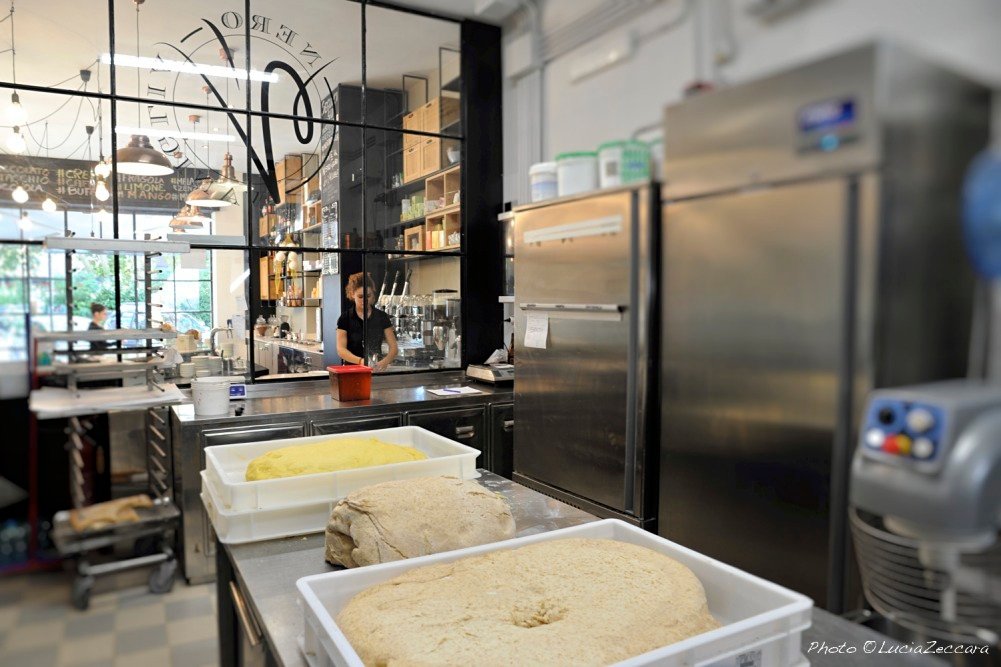 Interior of Nero Vaniglia, specialty coffee shop in Rome
