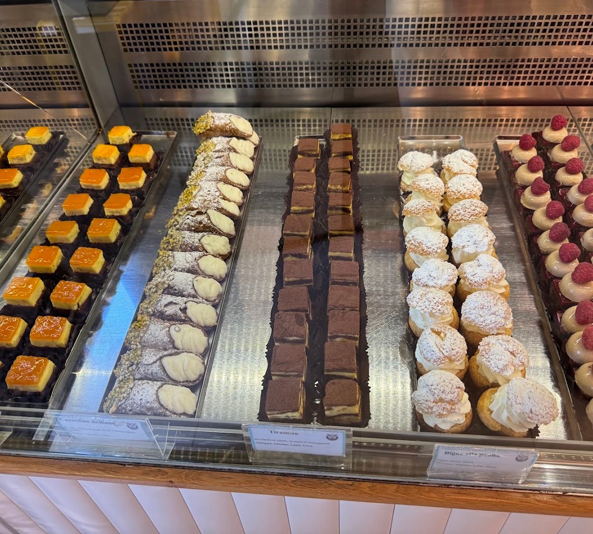 Food at Nero Vaniglia, specialty coffee shop in Rome