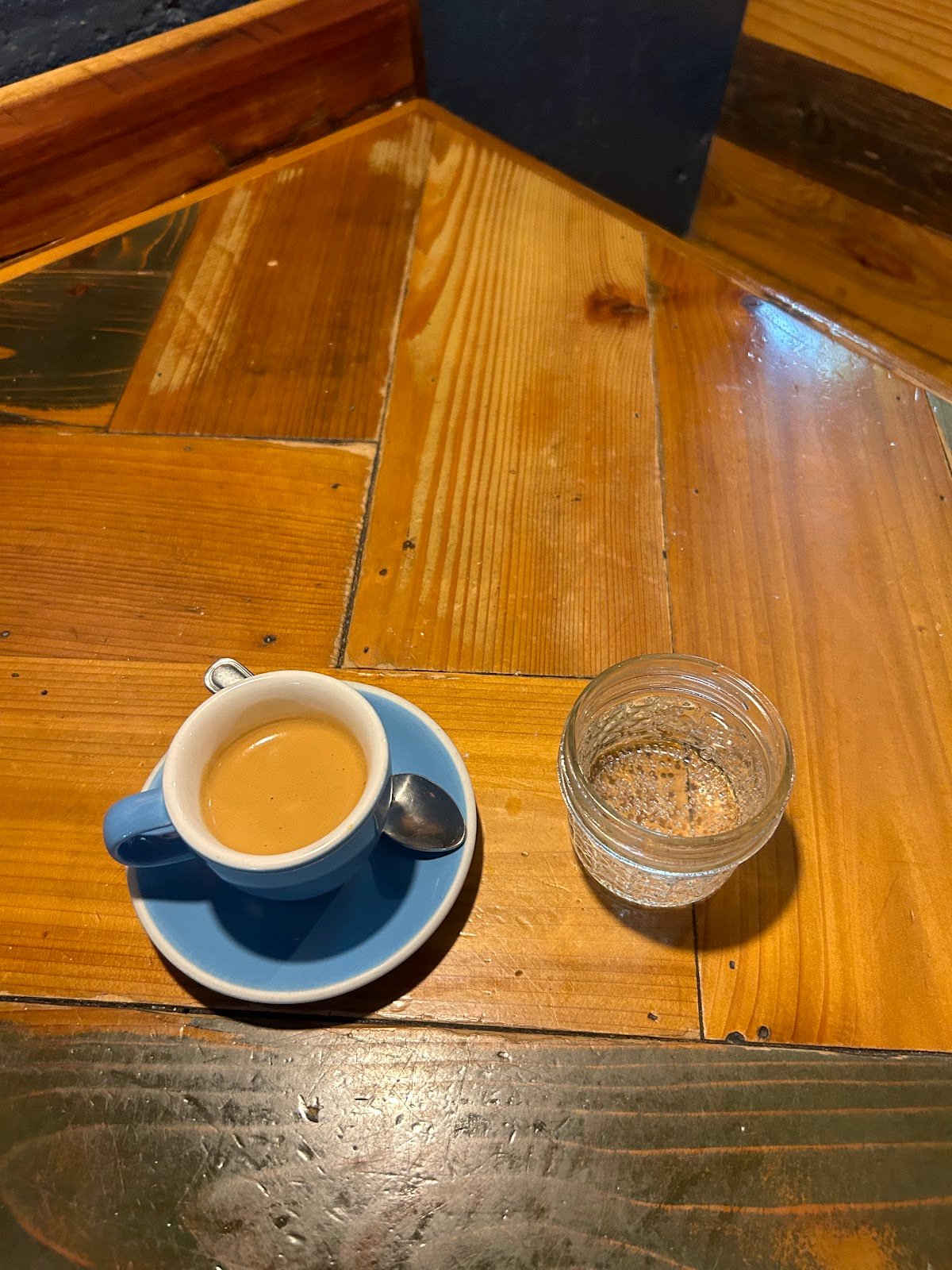 Davis Street Espresso specialty coffee shop in Dallas - photo 7