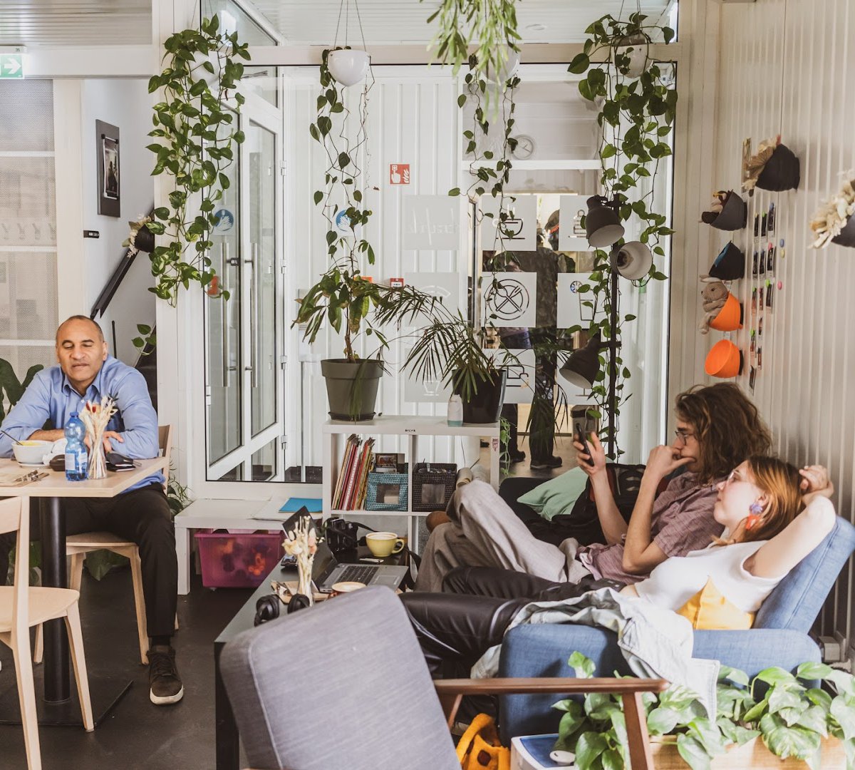 Trafik kávézó és reggeliző specialty coffee shop in Budapest - photo 4