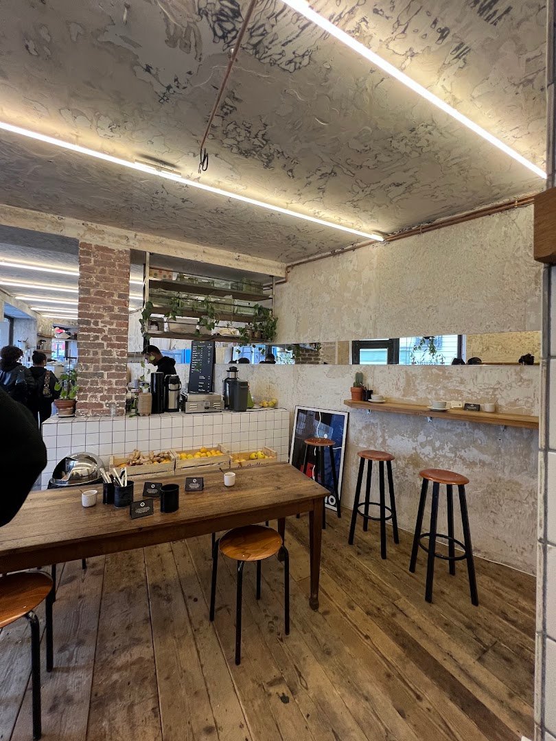 Two Doors Coffee-Shop specialty coffee shop in Paris - photo 2