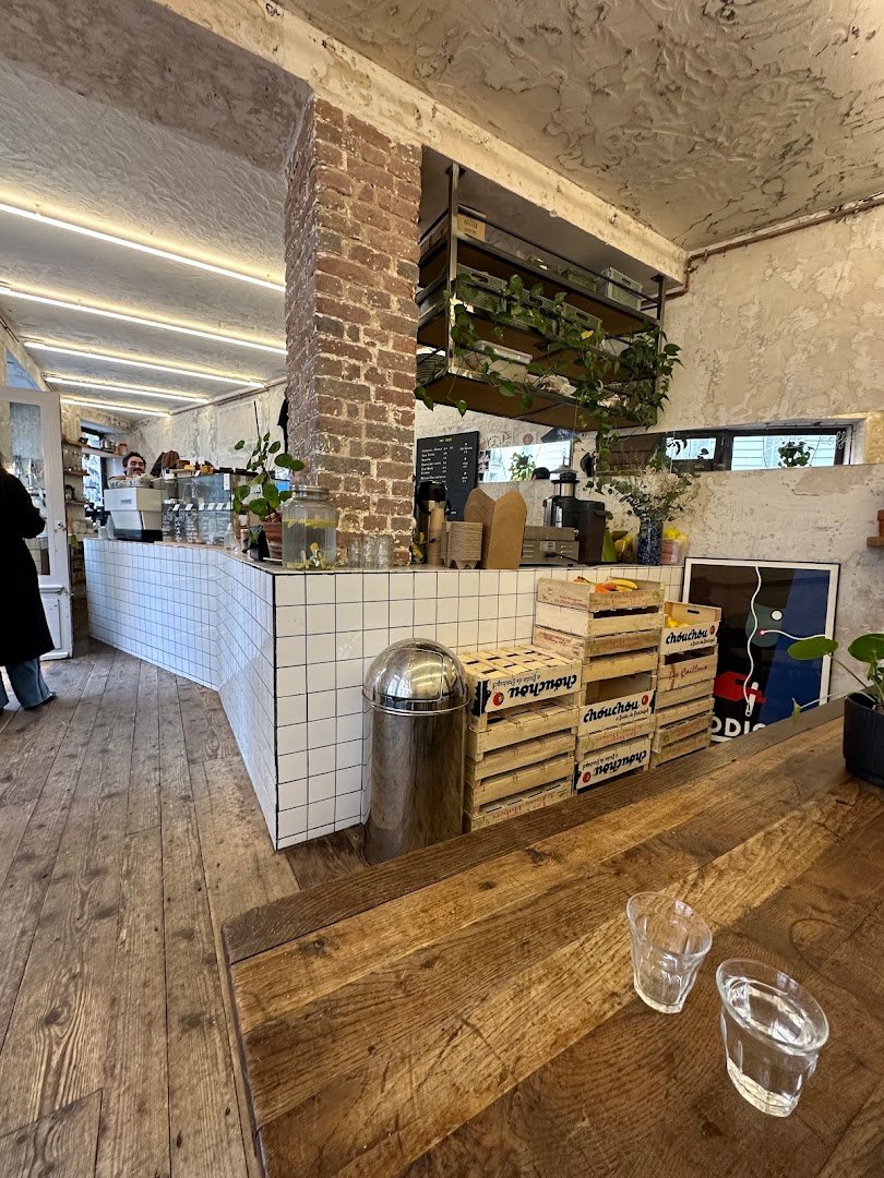 Two Doors Coffee-Shop specialty coffee shop in Paris - photo 9