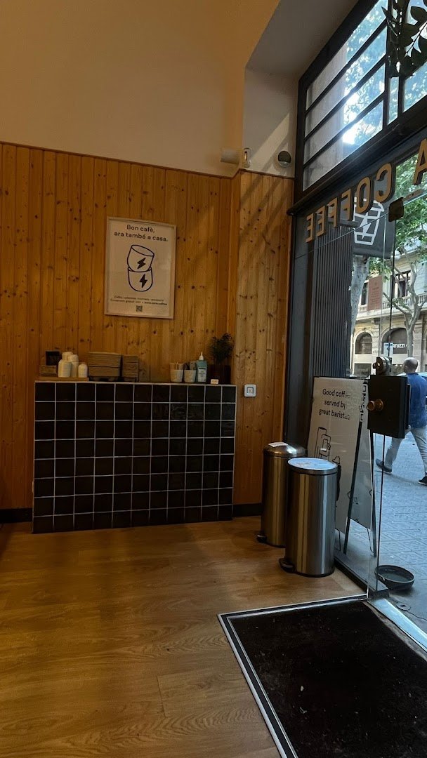 Syra Coffee - Londres specialty coffee shop in Barcelona - photo 8