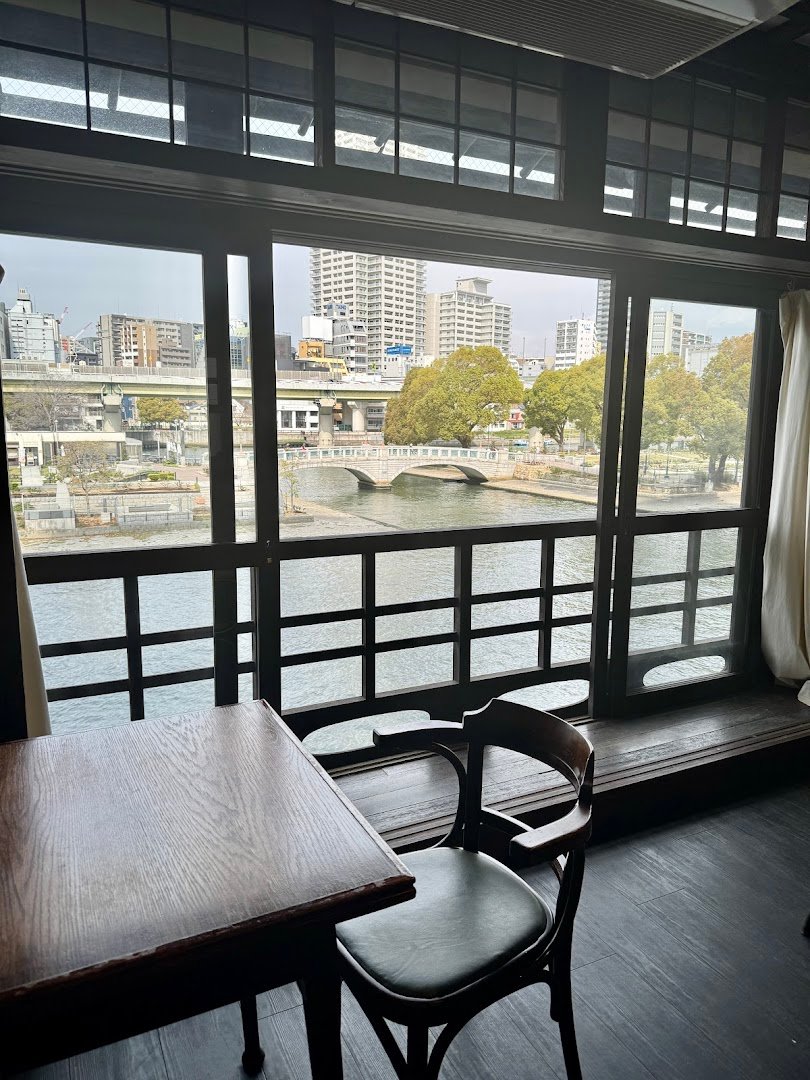 Interior of Embankment Coffee, specialty coffee shop in Osaka