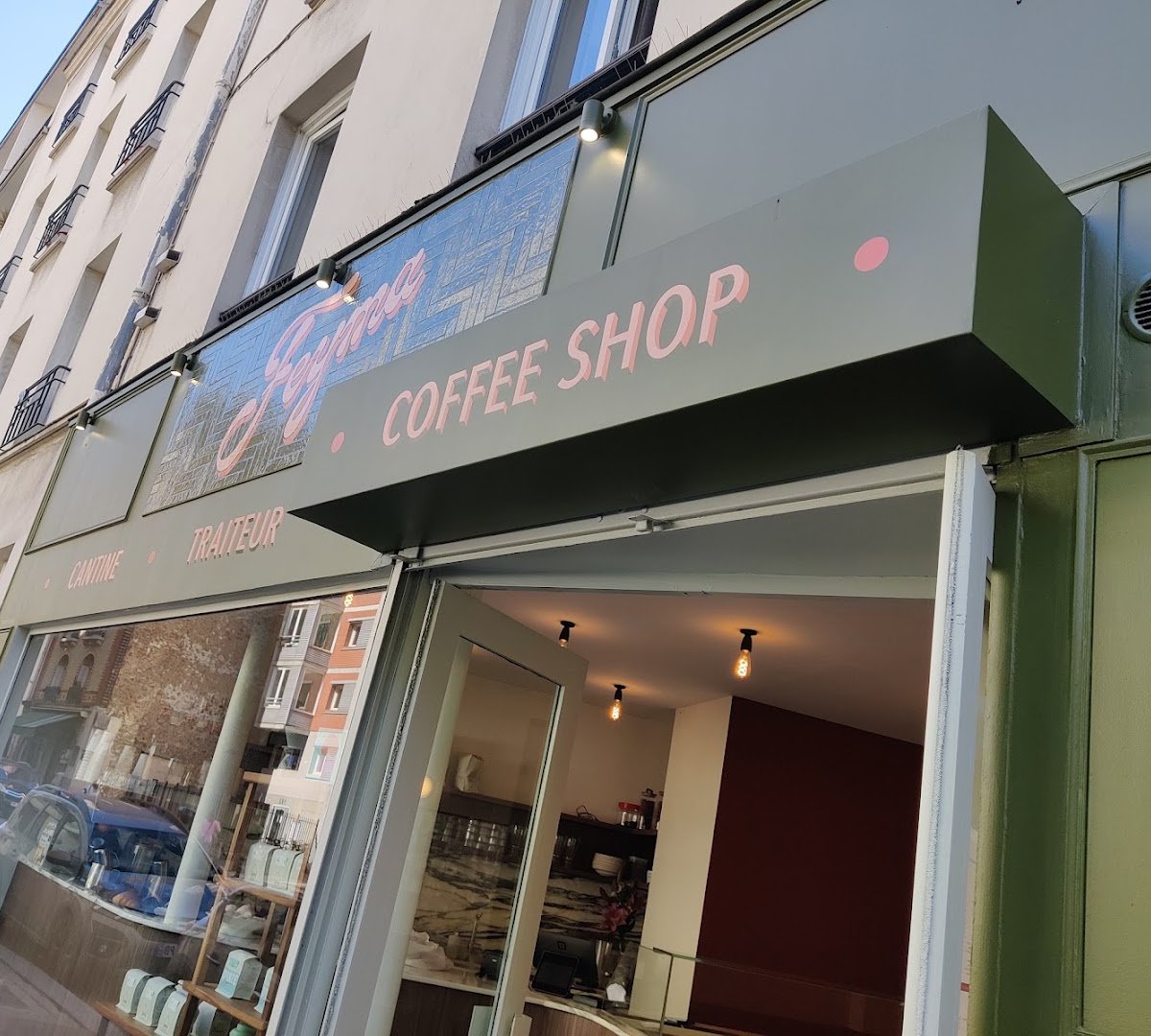 Feyma specialty coffee shop in Paris - photo 3