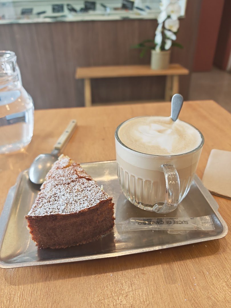 Feyma specialty coffee shop in Paris - photo 6
