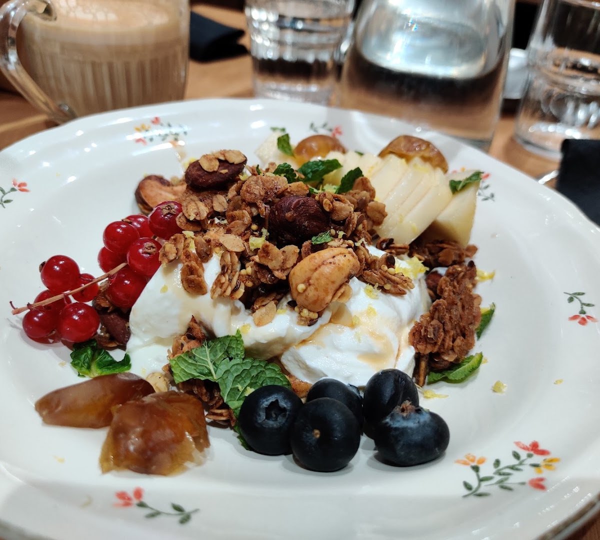 Feyma specialty coffee shop in Paris - photo 9