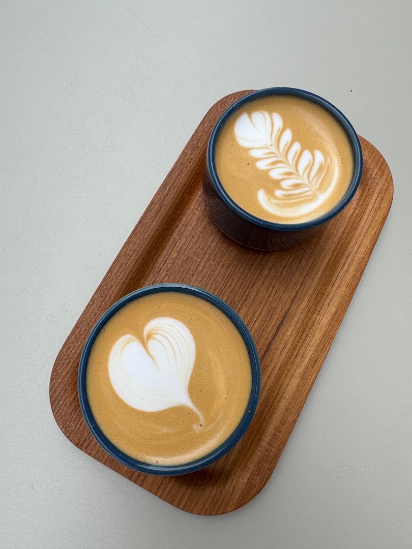 Coffee at Comum, specialty coffee shop in Porto