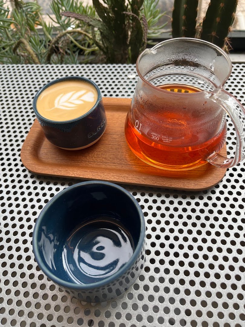 Coffee at Comum, specialty coffee shop in Porto
