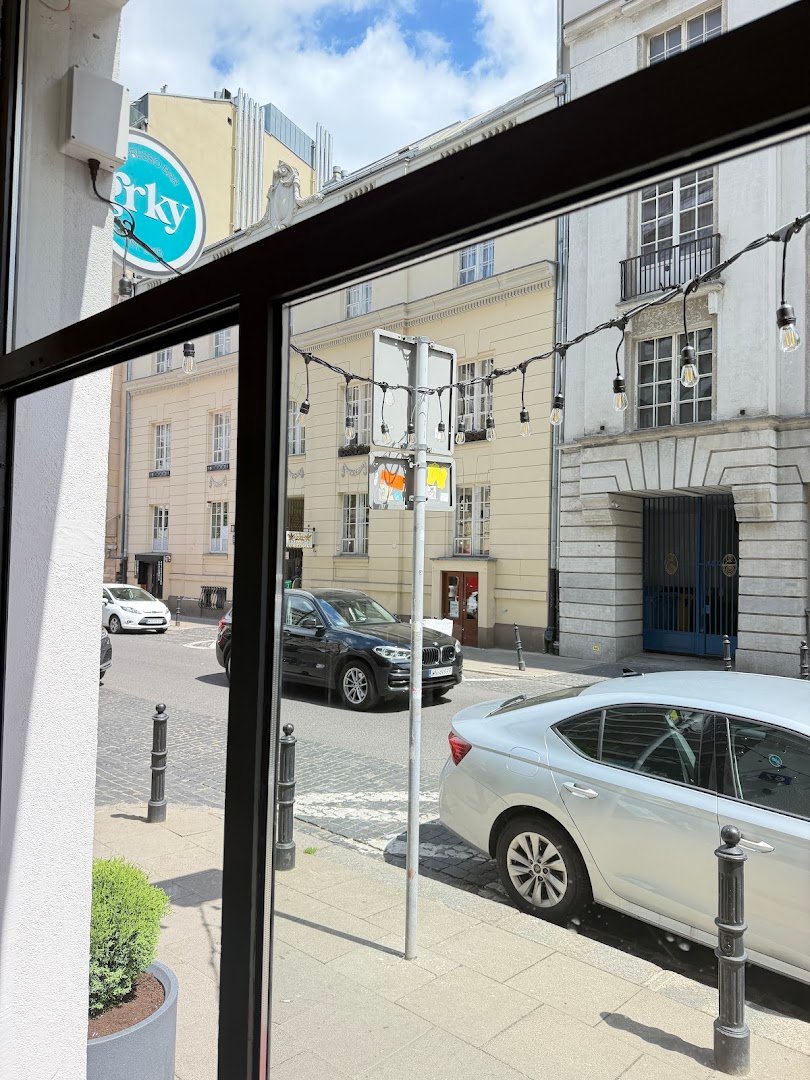 Storefront of GRKY Espresso Bar, specialty coffee shop in Warsaw