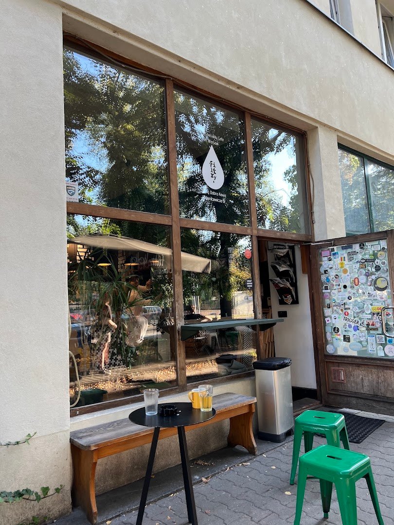 Storefront of Filtry Cafe, specialty coffee shop in Warsaw