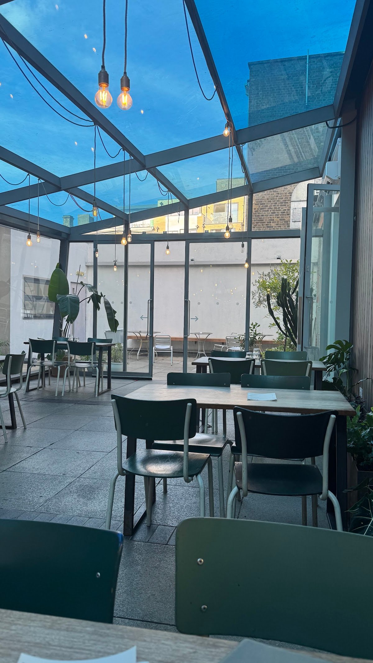 Scenery specialty coffee shop in London - photo 10