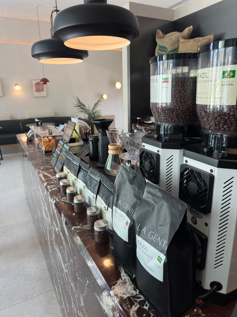 La Gente Roastery specialty coffee shop in Dubai - photo 8