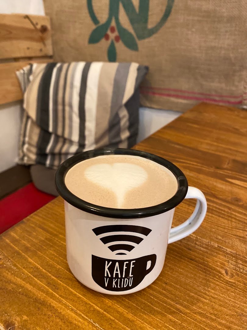 Coffee at Kafe v Klidu, specialty coffee shop in Prague