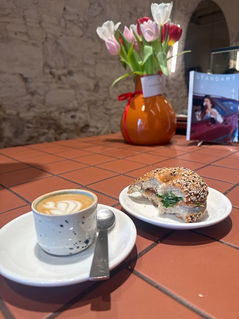 The Miners Coffee Rambla Poblenou specialty coffee shop in Barcelona - photo 4