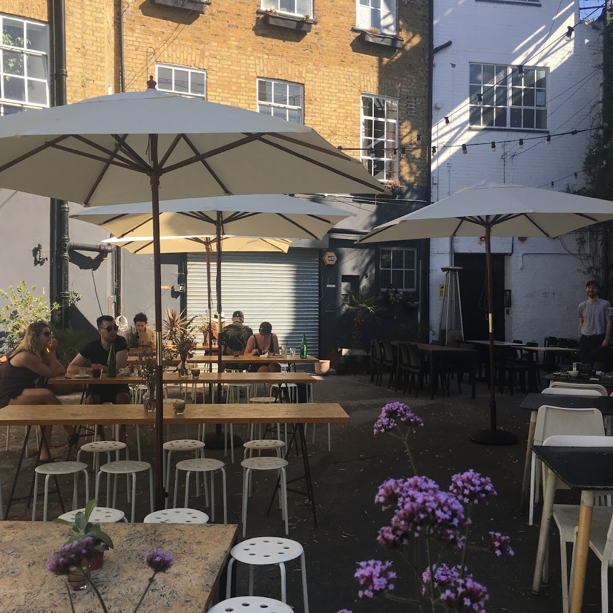 Brunswick East, Dalston specialty coffee shop in London - photo 2