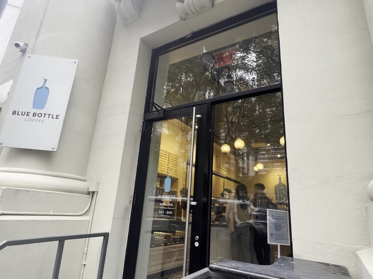 Blue Bottle Coffee specialty coffee shop in New York - photo 3