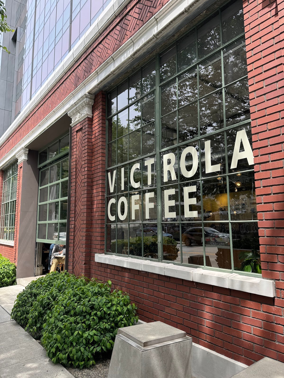 Victrola Coffee Roasters specialty coffee shop in Seattle - photo 2