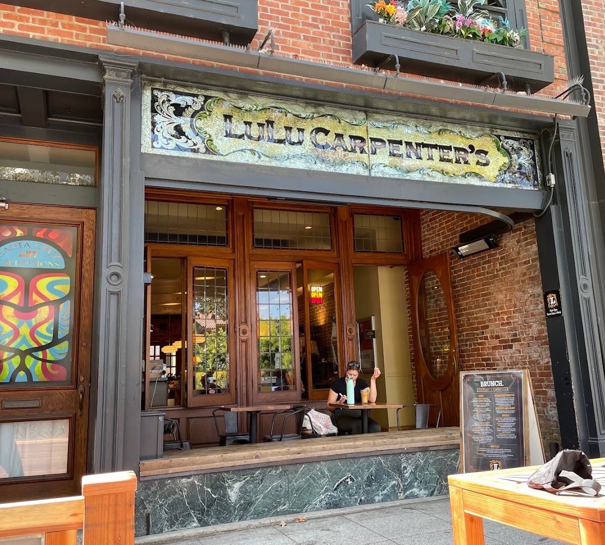 Storefront of Lulu Carpenter's, specialty coffee shop in Santa Cruz
