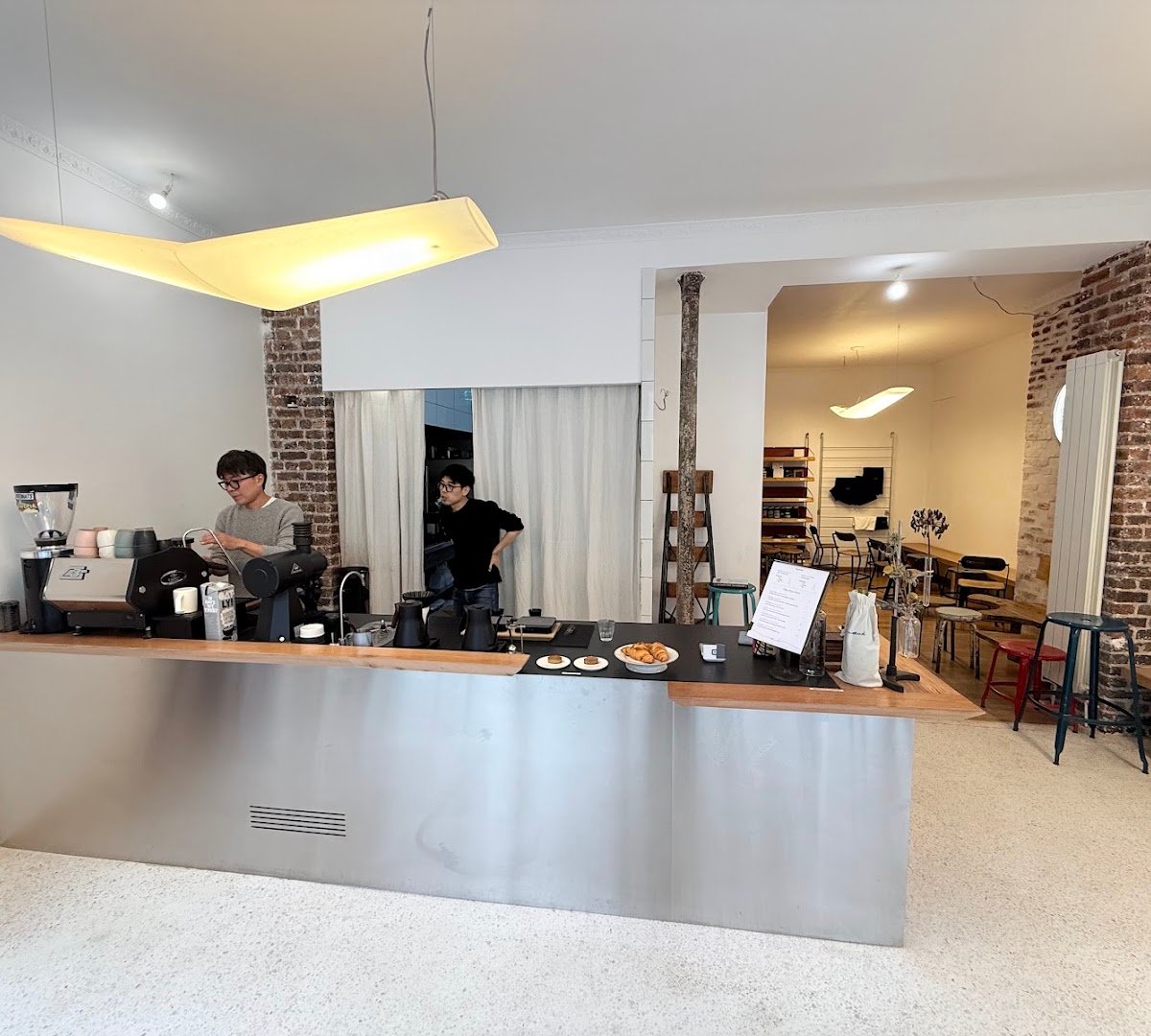 Noeud coffee specialty coffee shop in Paris - photo 2