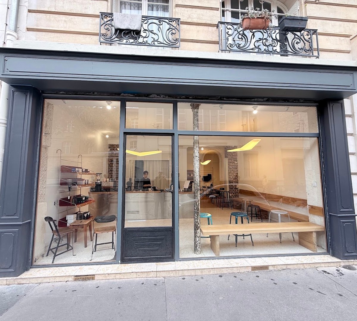 Noeud coffee specialty coffee shop in Paris - photo 5