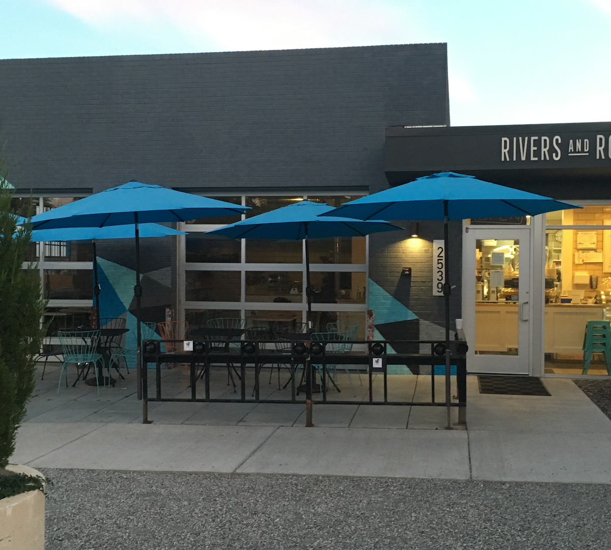 Rivers and Roads Coffee specialty coffee shop in Denver - photo 2