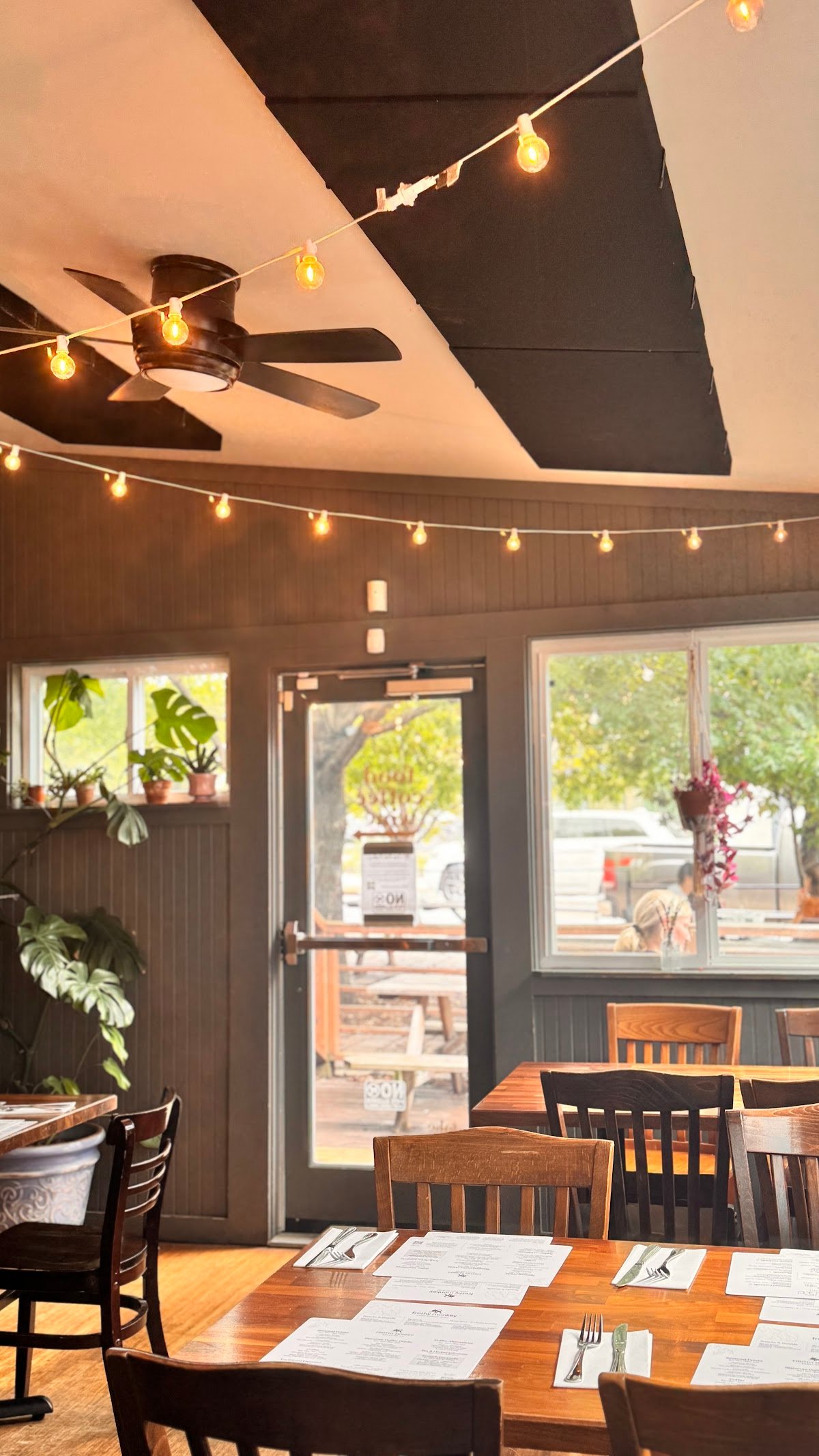 Frothy Monkey specialty coffee shop in Nashville - photo 8