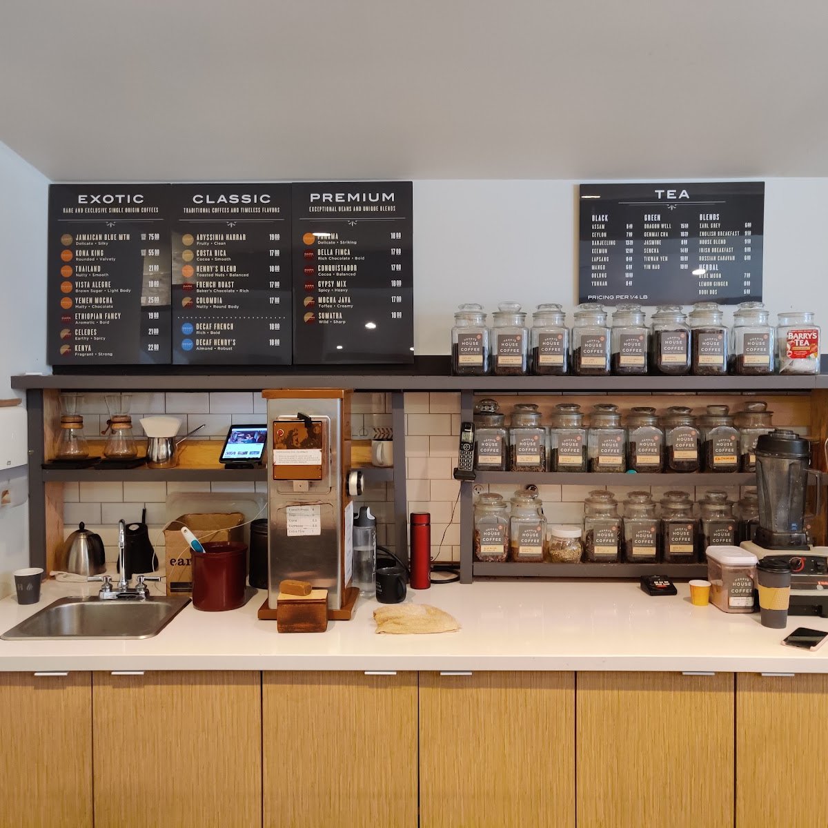 Henry's House of Coffee specialty coffee shop in San Francisco - photo 15