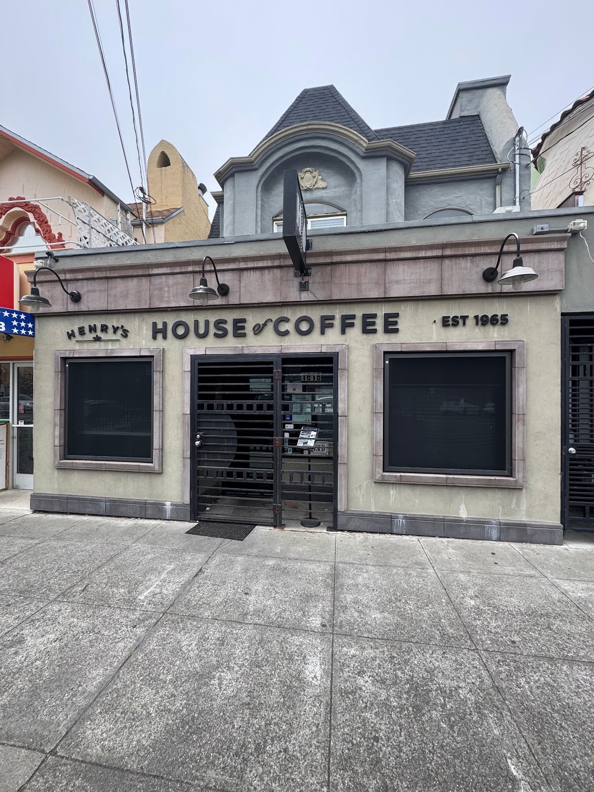 Henry's House of Coffee specialty coffee shop in San Francisco - photo 3