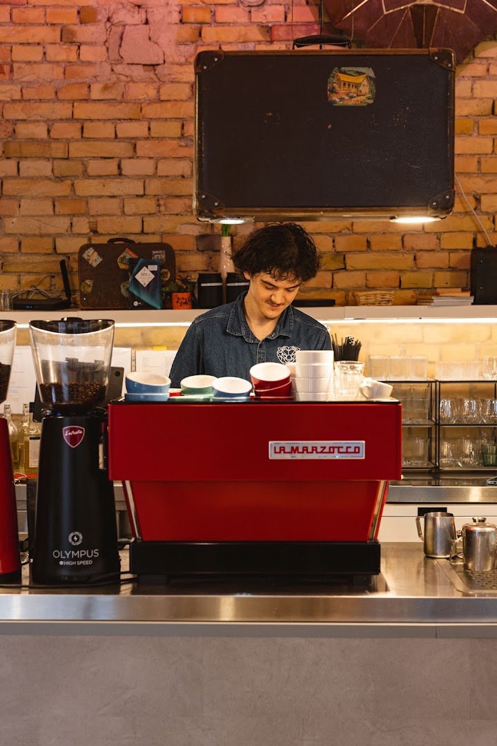 Lion's Locker Coffee & Brunch specialty coffee shop in Budapest - photo 6