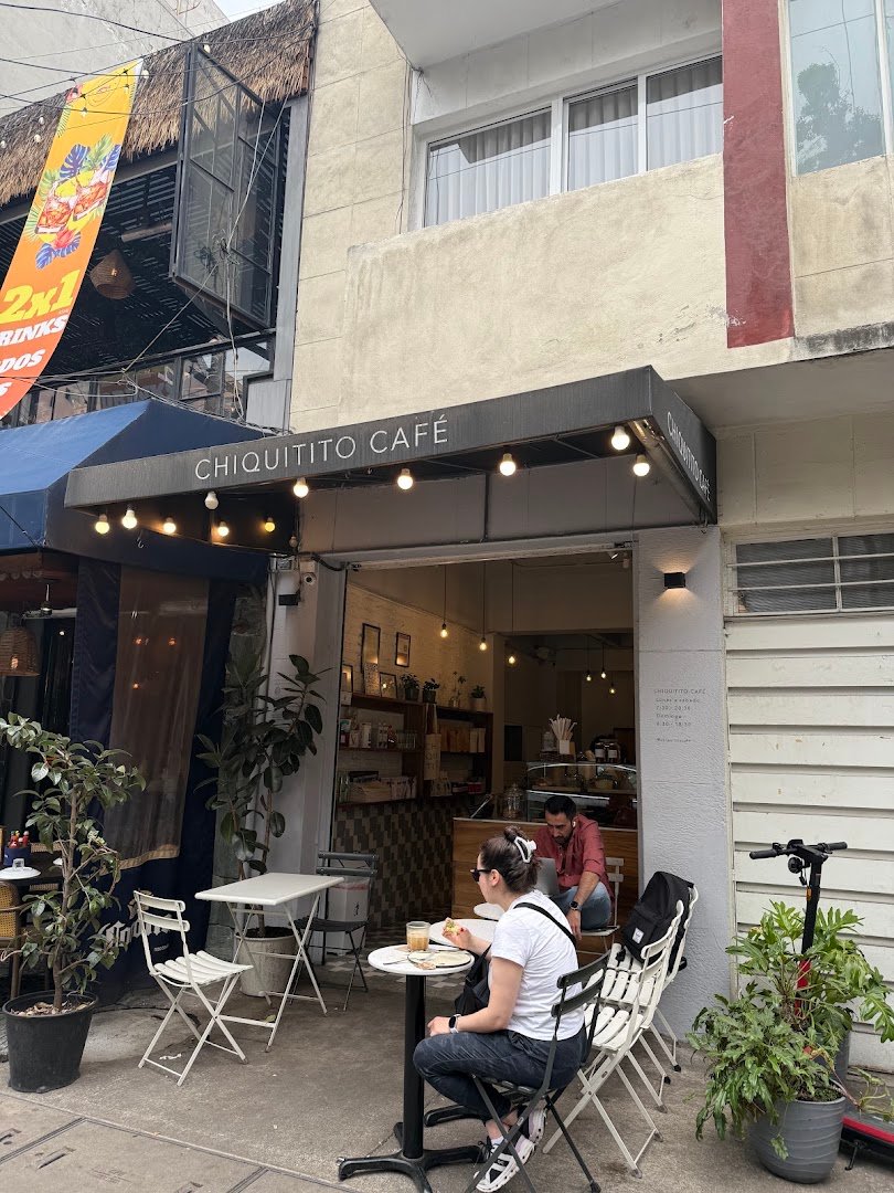 Storefront of Chiquitito Café, specialty coffee shop in Mexico City
