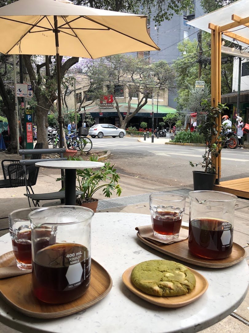 Storefront of Chiquitito Café, specialty coffee shop in Mexico City
