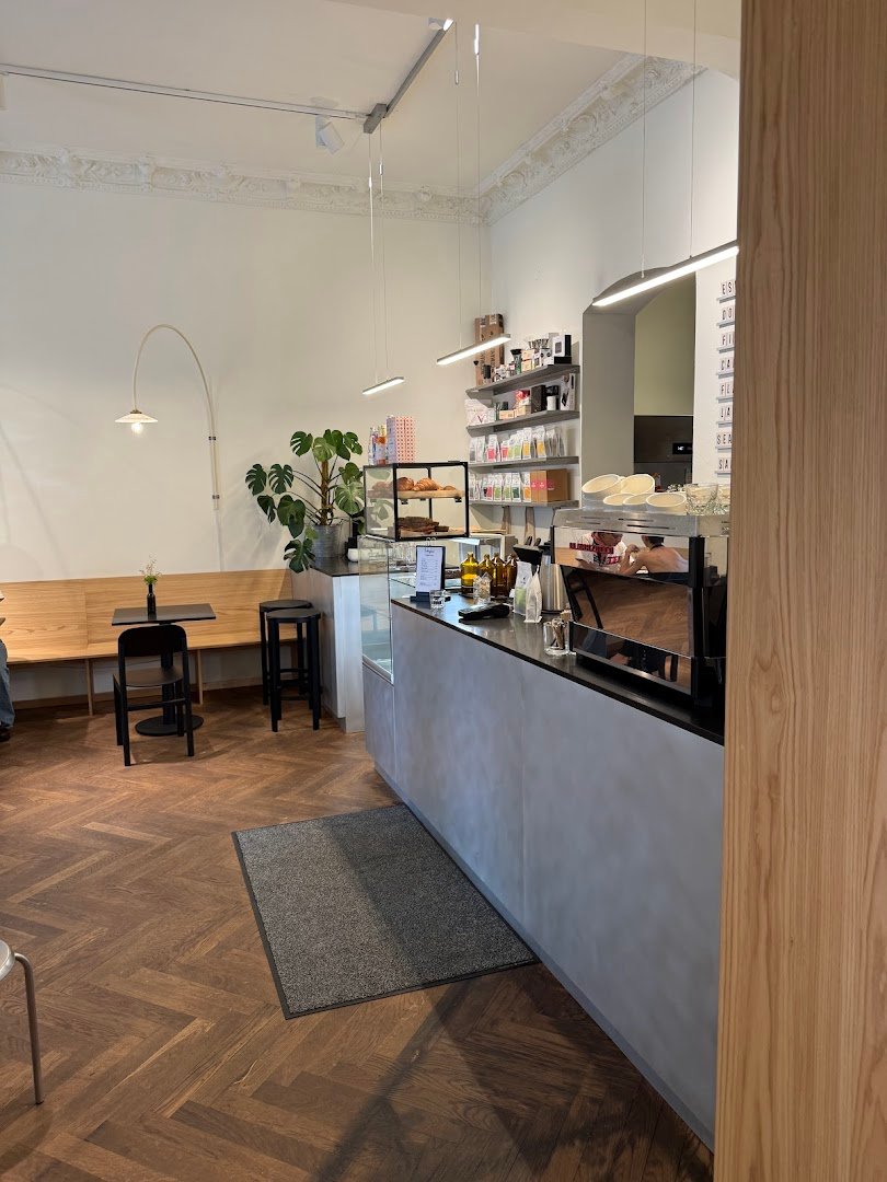 Five Elephant Kreuzberg specialty coffee shop in Berlin - photo 12